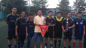 angimex doat chuc vo dich giai bong da giao huu giua cac cong ty luong thuc  ?? cup mung xuan 2013