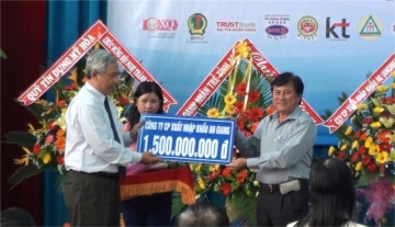 angimex tiep tuc danh 15 ty dong cho nguoi ngheo tinh an giang