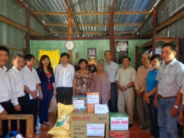 gao muc dong tiep tuc hanh trinh den voi 03 ho ngheo o huyen chau thanh  an giang