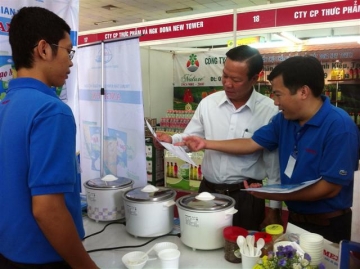 ket thuc hoi cho thuong mai 2013 tai tp  can tho  nha phan phoi lon dat co hoi hop tac voi angimex