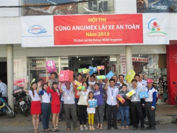 them nhieu khach hang cua head angimex duoc trang bi kien thuc lai xe an toan