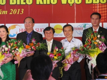 tong giam doc angimex duoc ton vinh doanh nhan tieu bieu khu vuc dbscl nam 2013