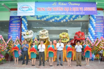 tung bung khai truong trung tam thuong mai   dich vu angimex