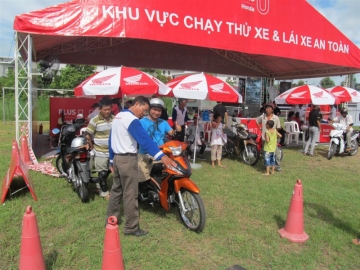 tung bung ngay hoi plus u honda 2014 tai an giang