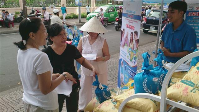 nguoi dan tp  ho chi minh da bat dau tieu dung gao angimex