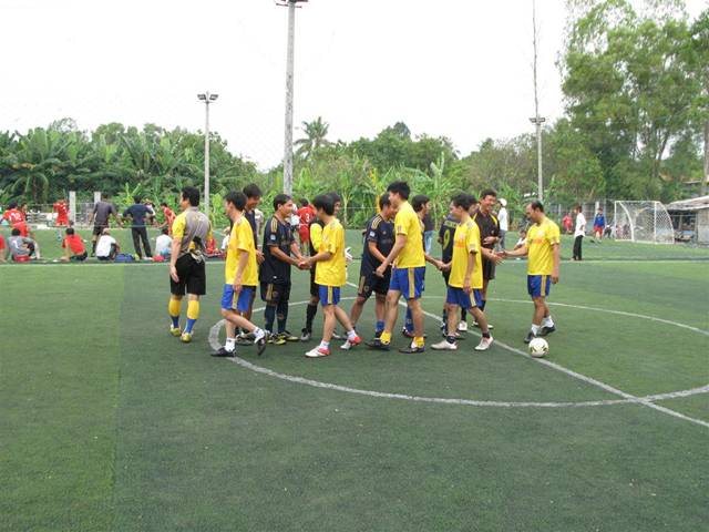 angimex doat hang 3 giai bong da mini giao luu gay quy cay mua xuan nam 2013