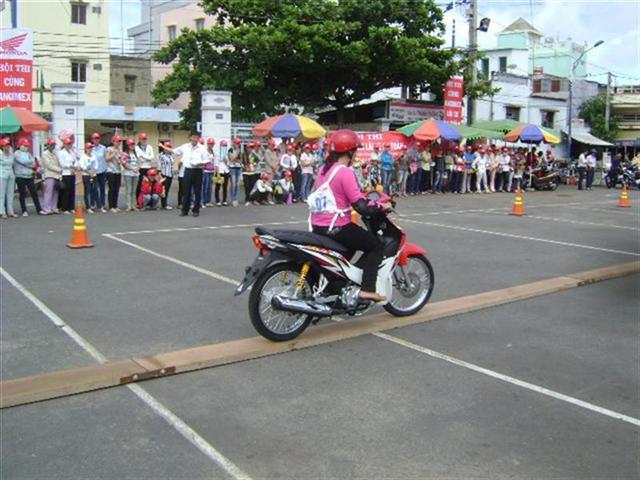 phu nu tx chau doc hao hung voi hoi thi  ??cung angimex lai xe an toan ??